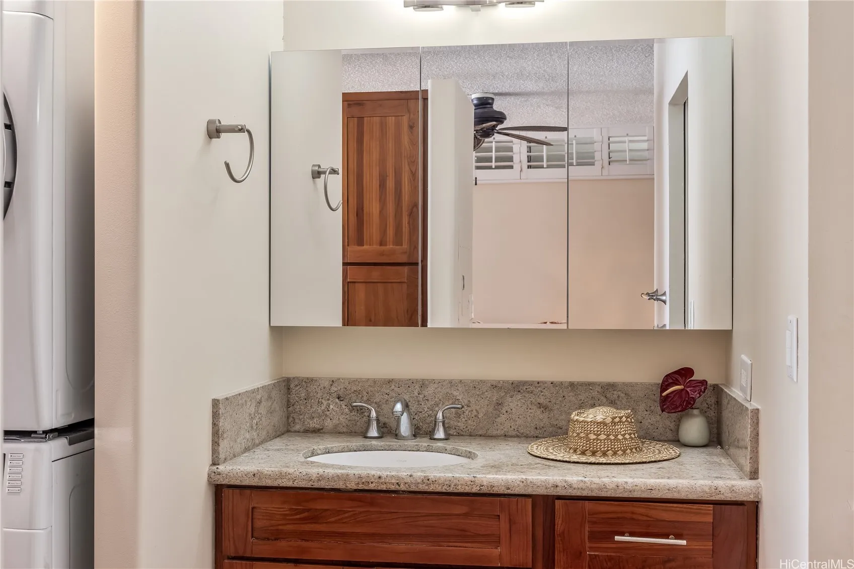 Honolulu, Hawaii 96815, United States, ,1 BathroomBathrooms,Residential,Active,241462