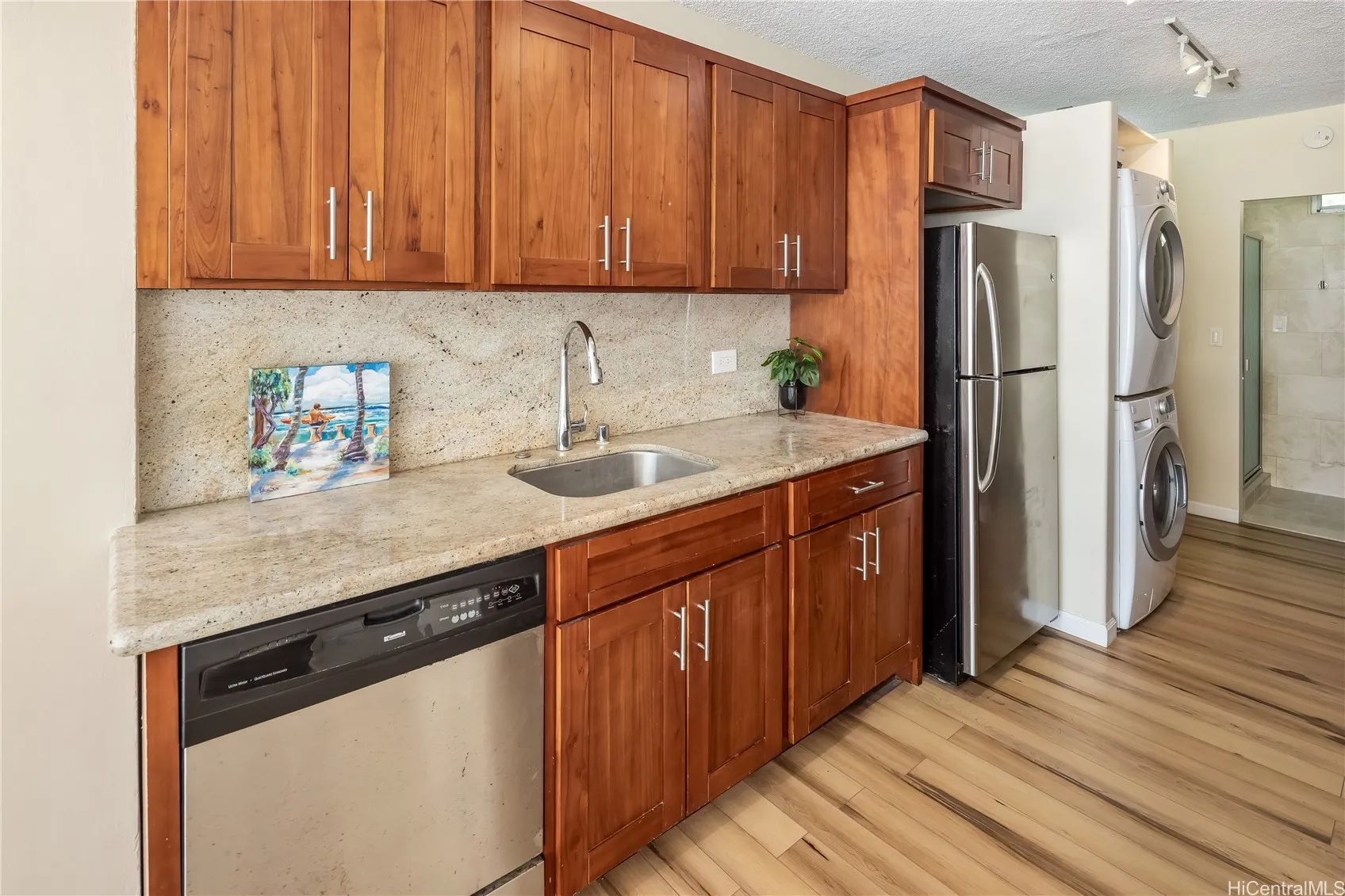 Honolulu, Hawaii 96815, United States, ,1 BathroomBathrooms,Residential,Active,241462