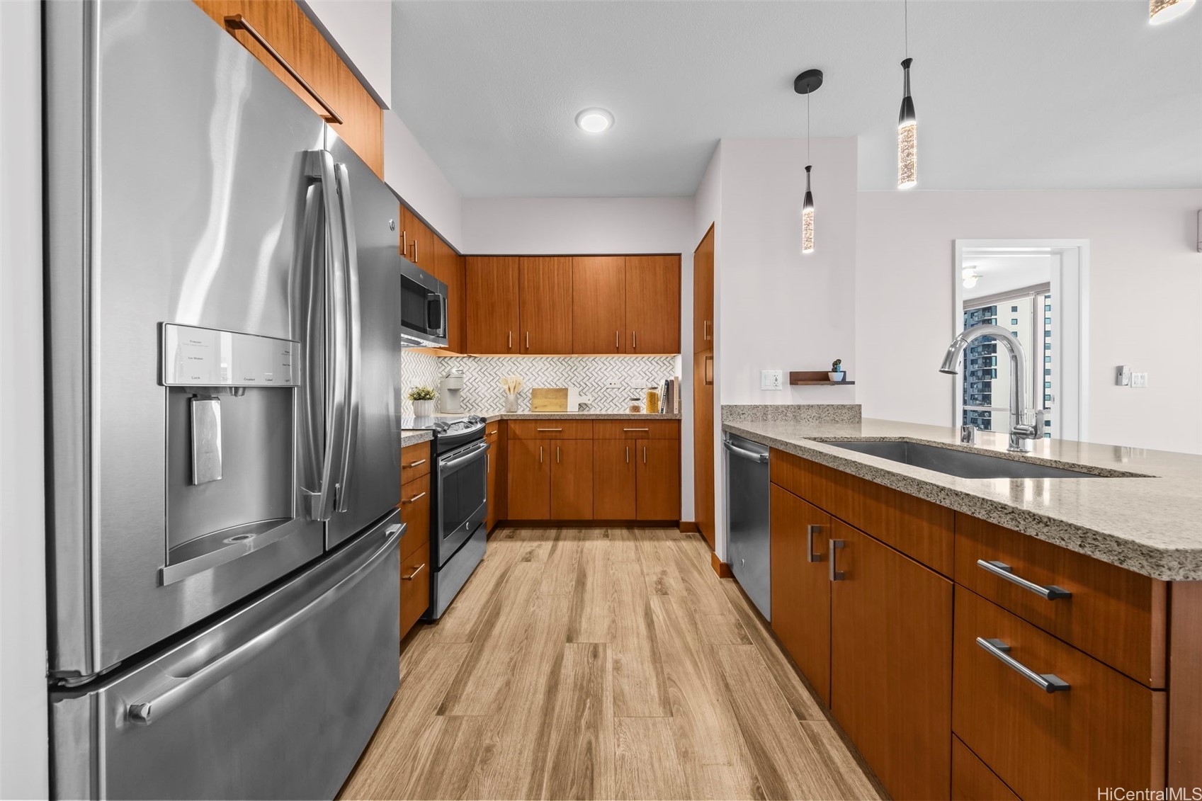 555 South Street 1401