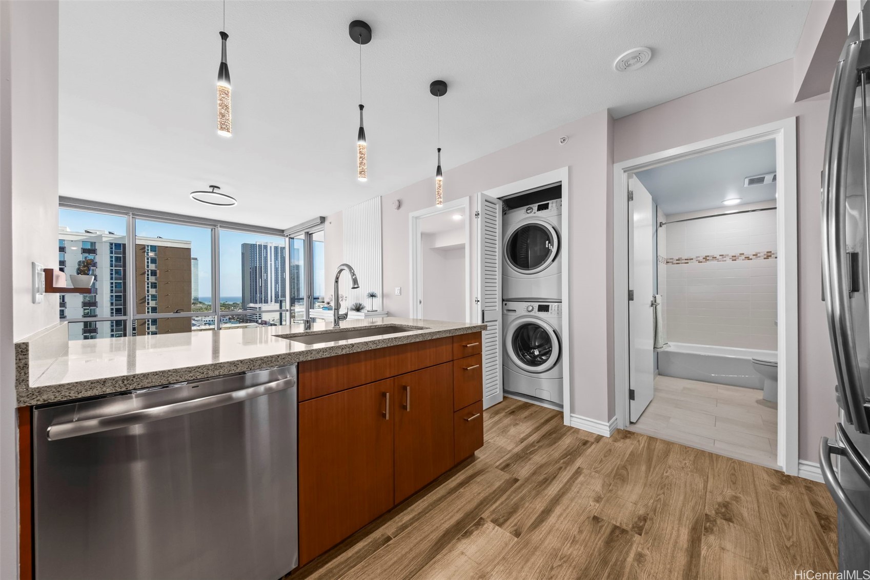 555 South Street 1401