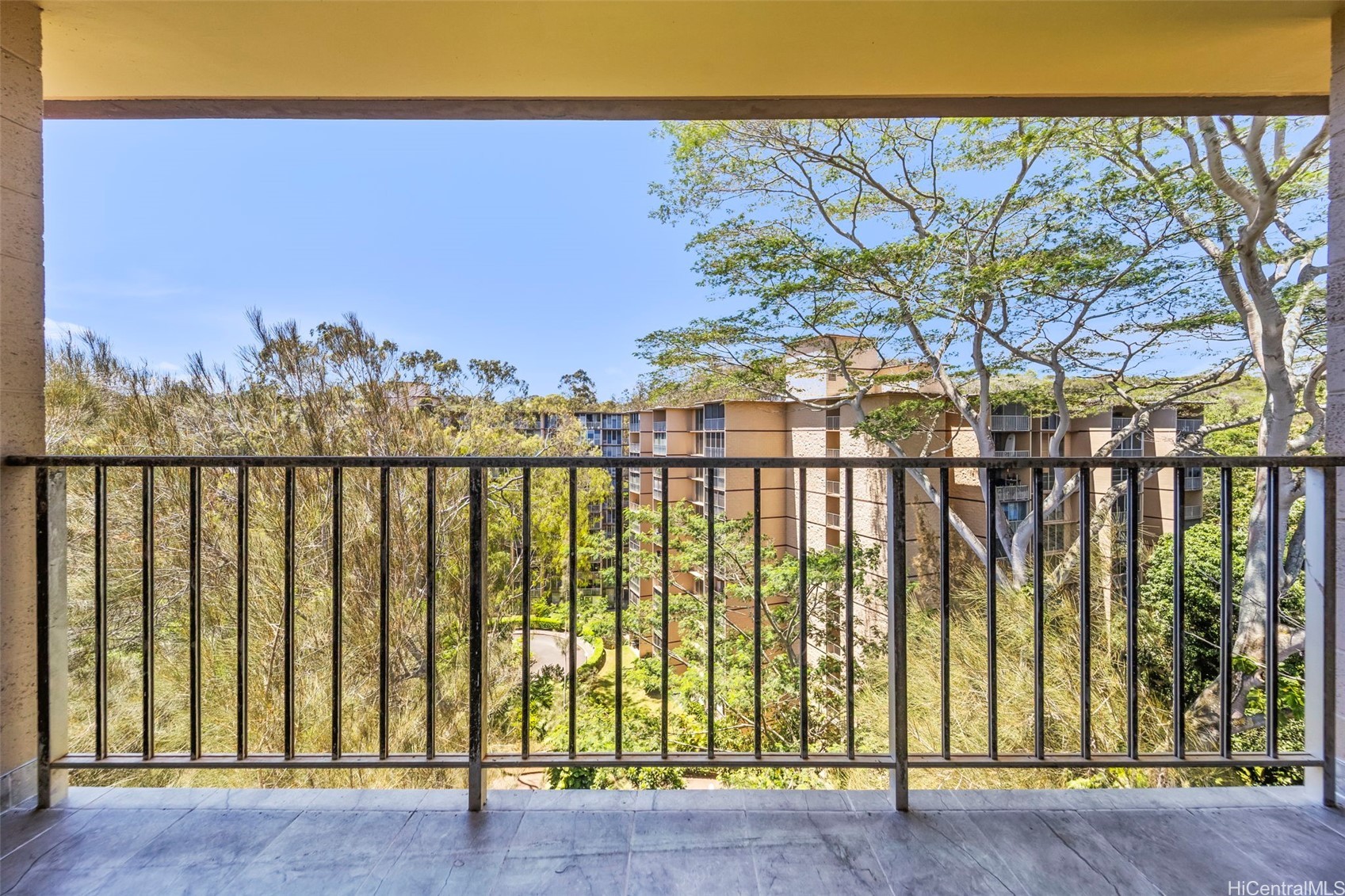 Waikalani Woodlands Condominium