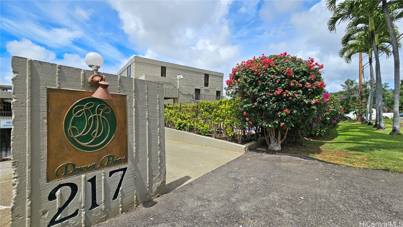 Dowsett Point Condominium