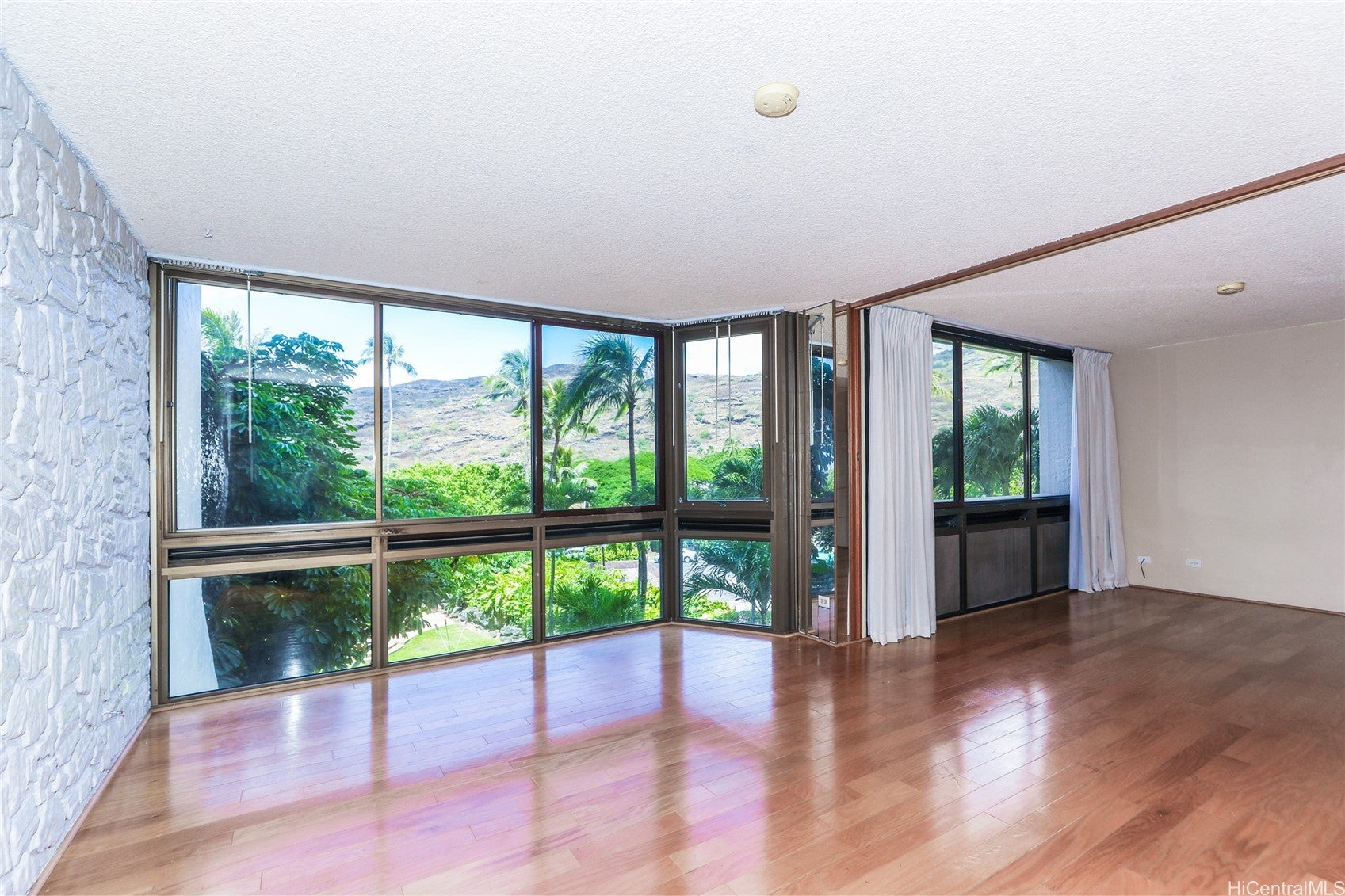 511 Hahaione Street Bldg 1 #3B