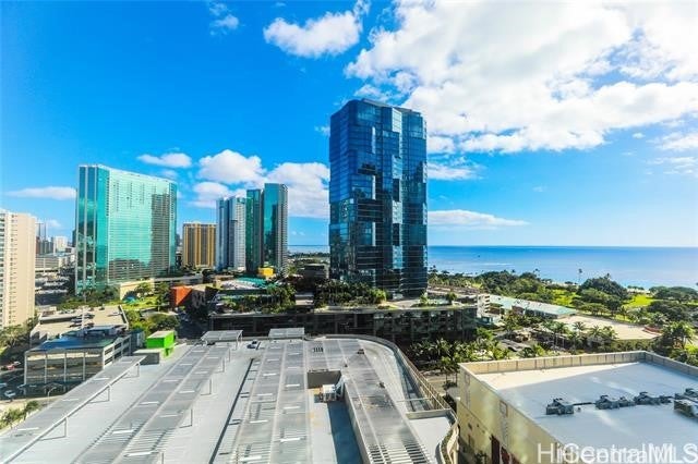 1001 Queen Street 1604