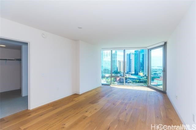 1001 Queen Street 1604