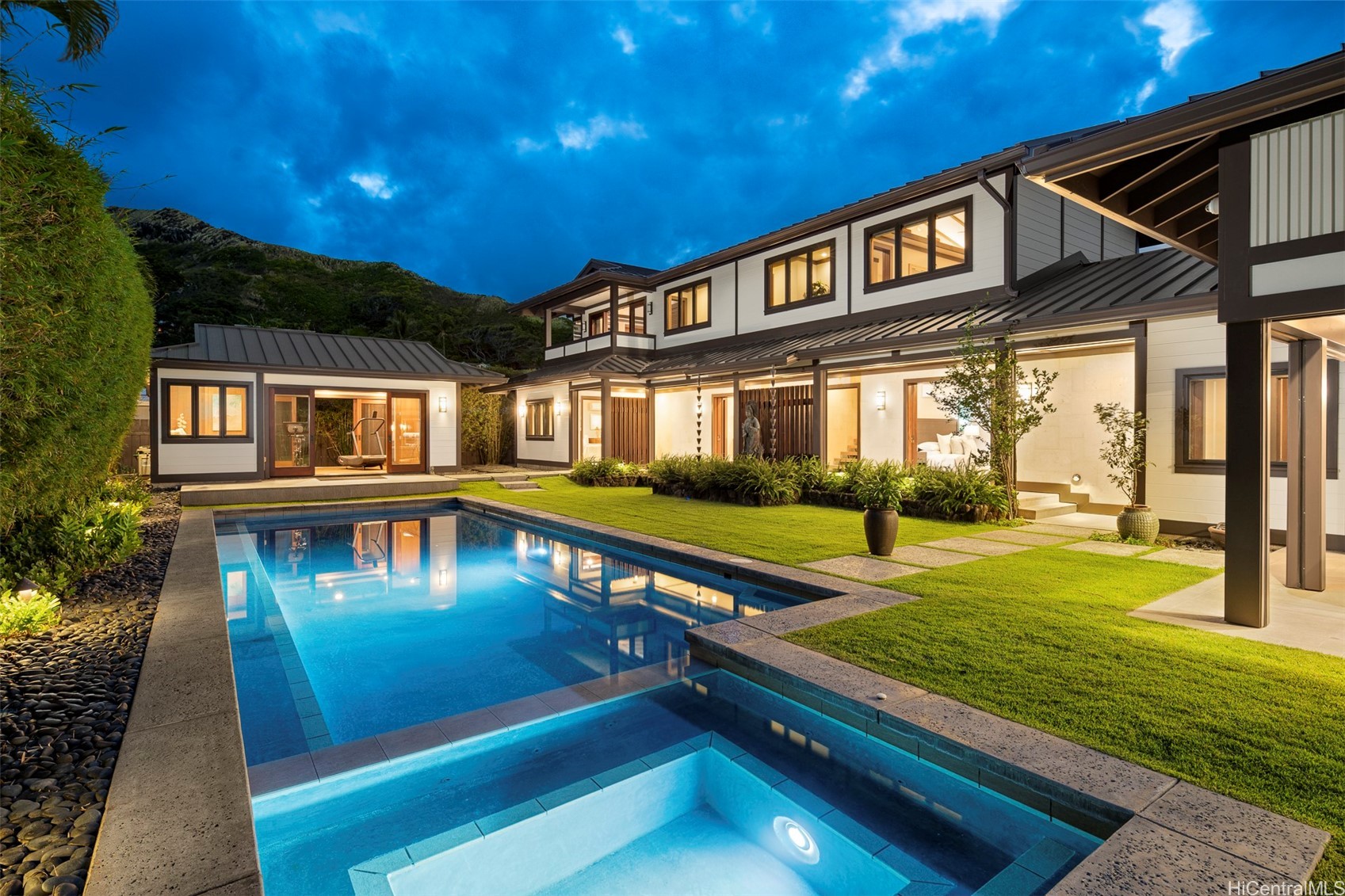 1011 Mokulua Drive