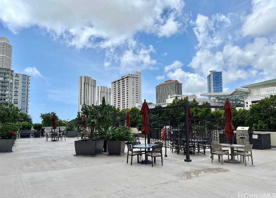 1717 Ala Wai Condominium