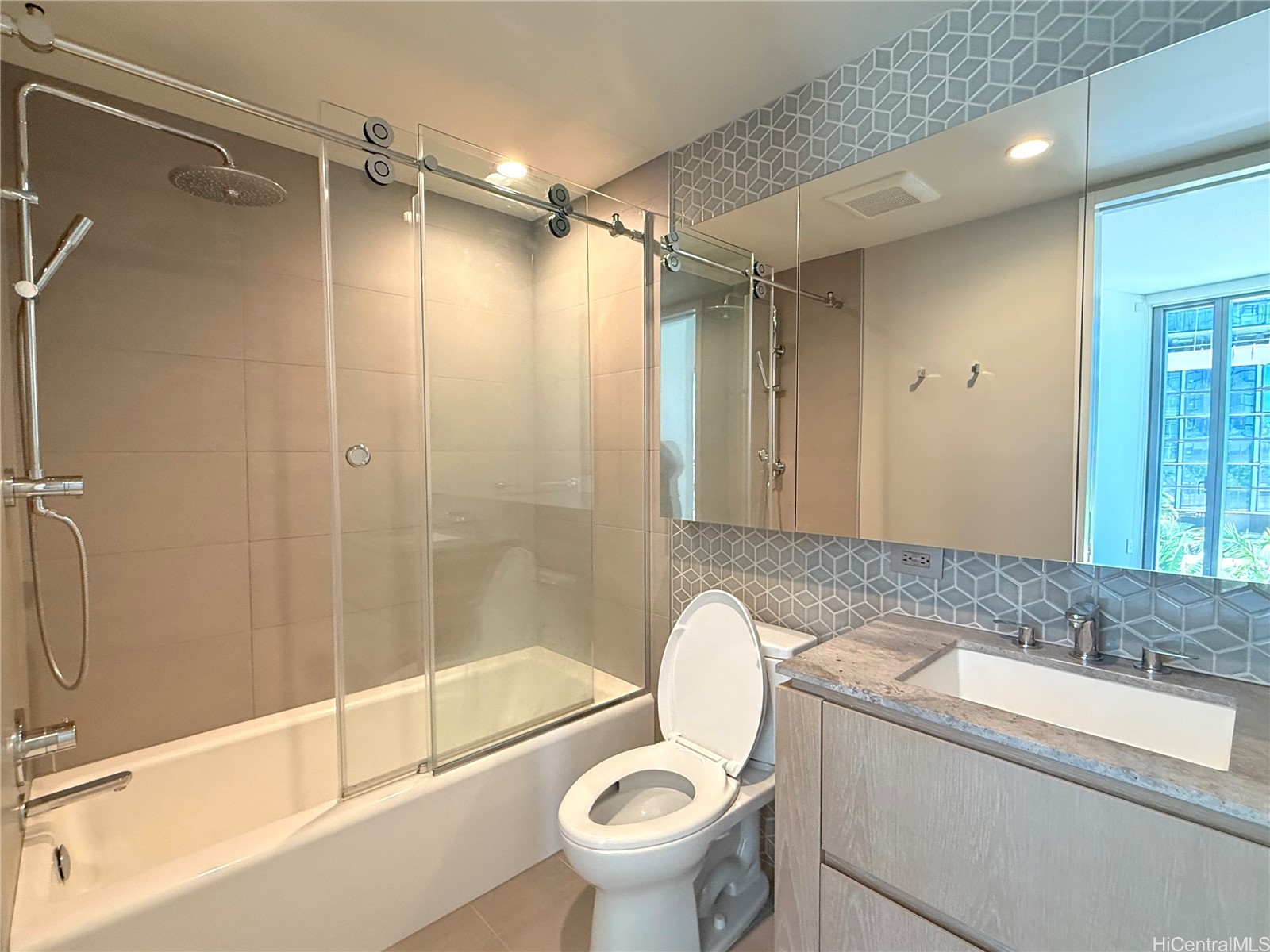 1000 Auahi Street 403