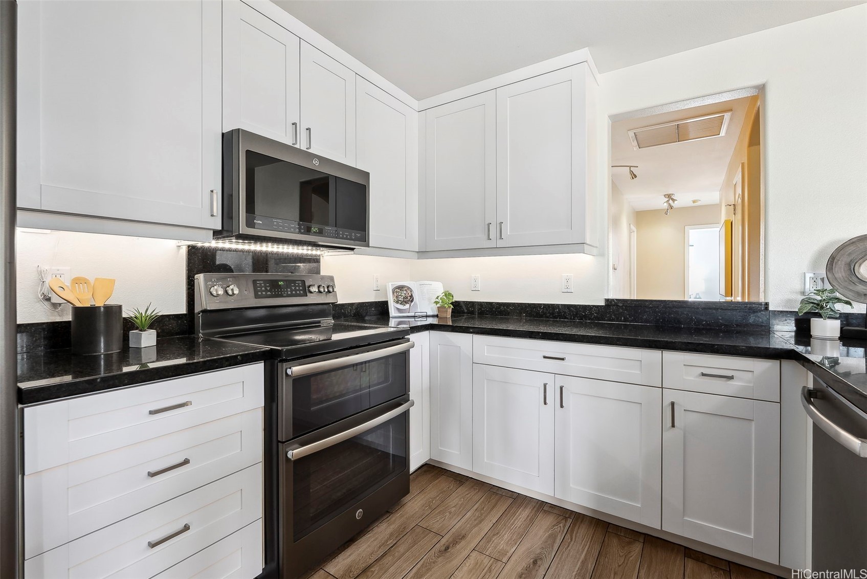 92-1027 Koio Drive B (M10-2)