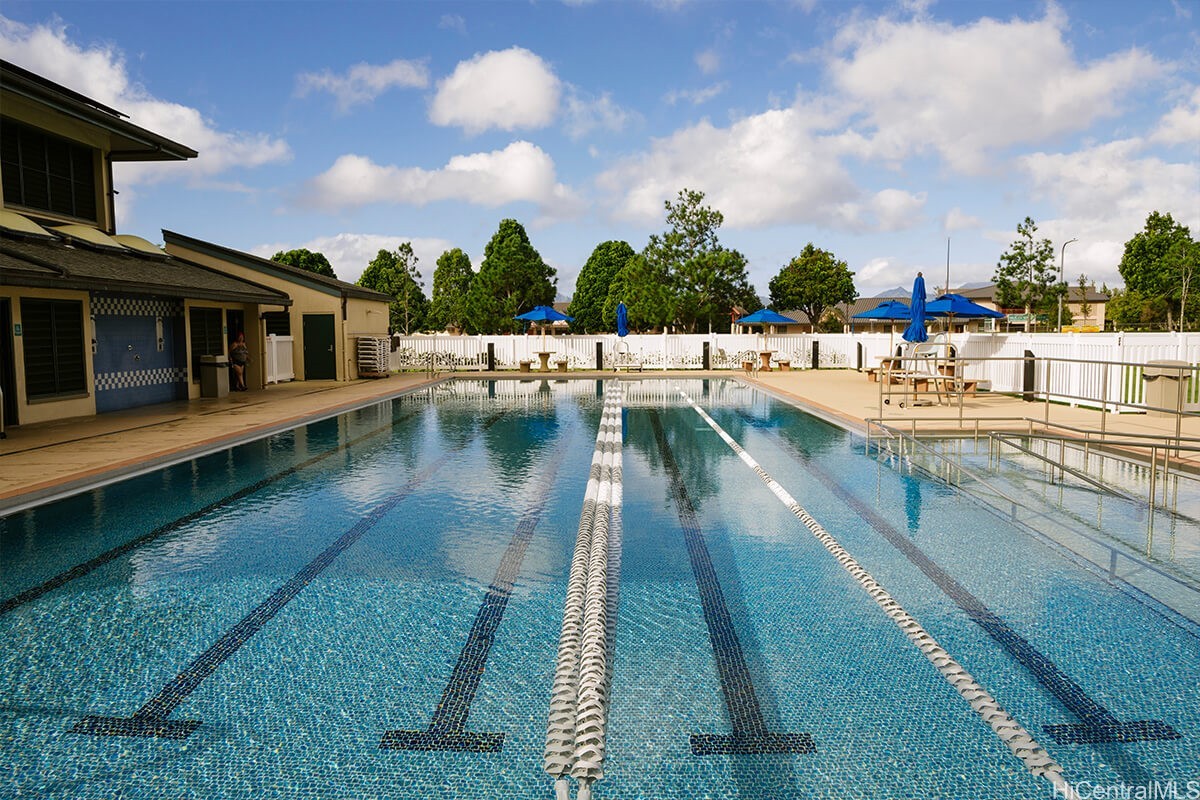 Hillsdale 3 Condominium