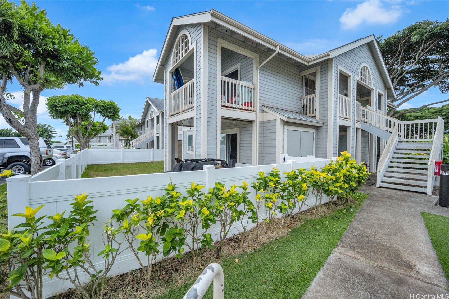 Hookumu At Waikele Condominium