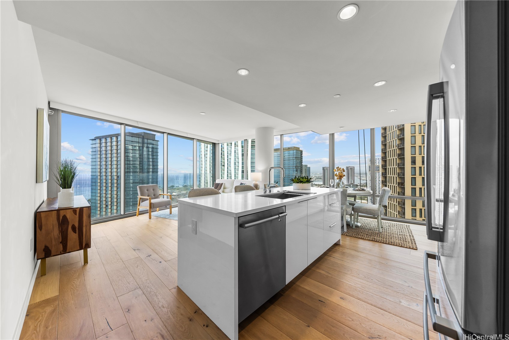 1001 Queen Street 3101