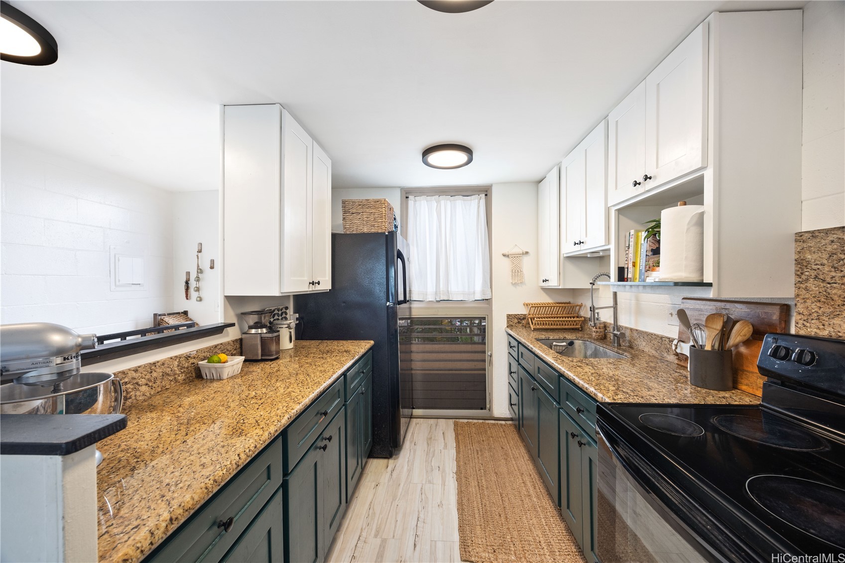 68-090 Au Street E304