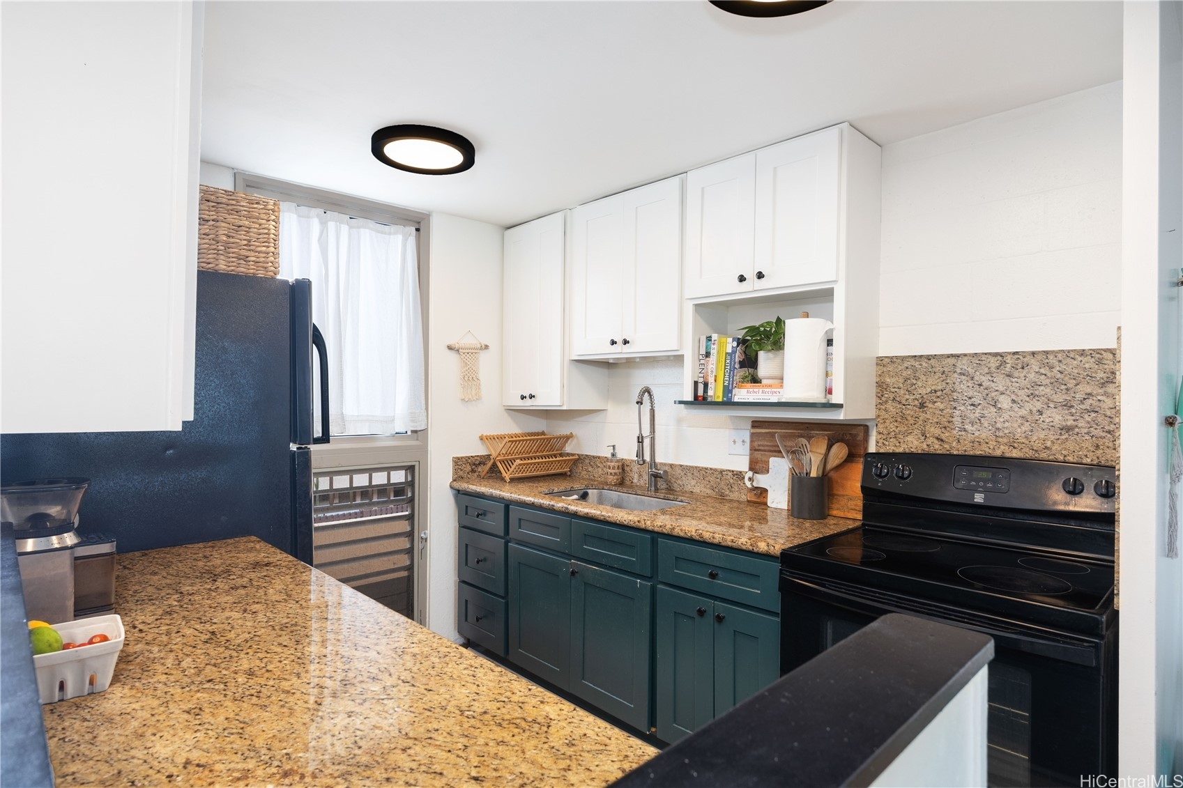 68-090 Au Street E304