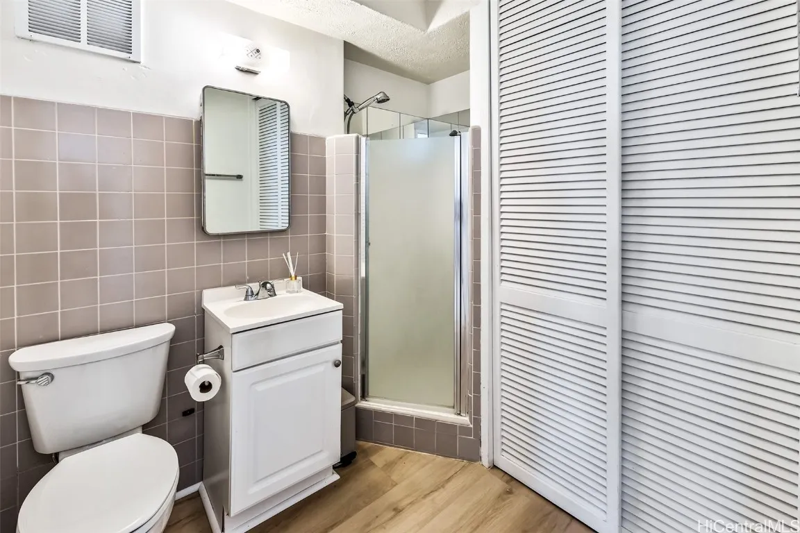 Honolulu, Hawaii 96815, United States, ,1 BathroomBathrooms,Residential,Active,102344