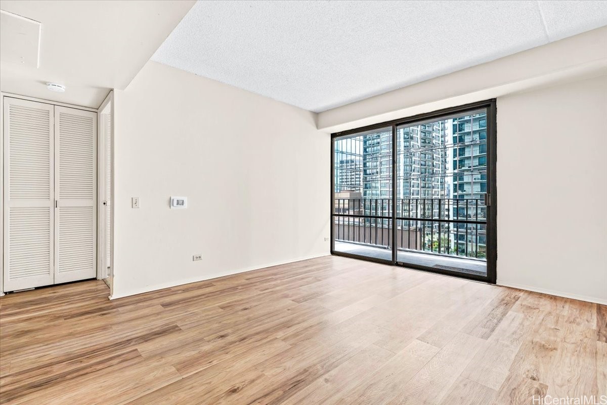 225 Queen Street 11E