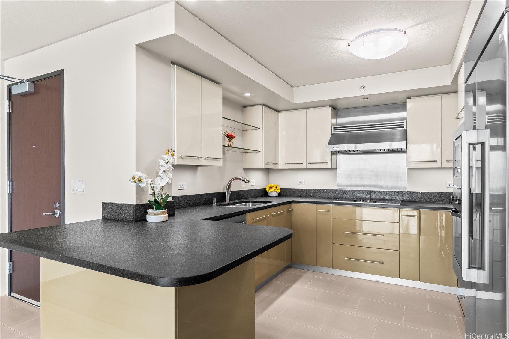 1200 Queen Emma Street 3703