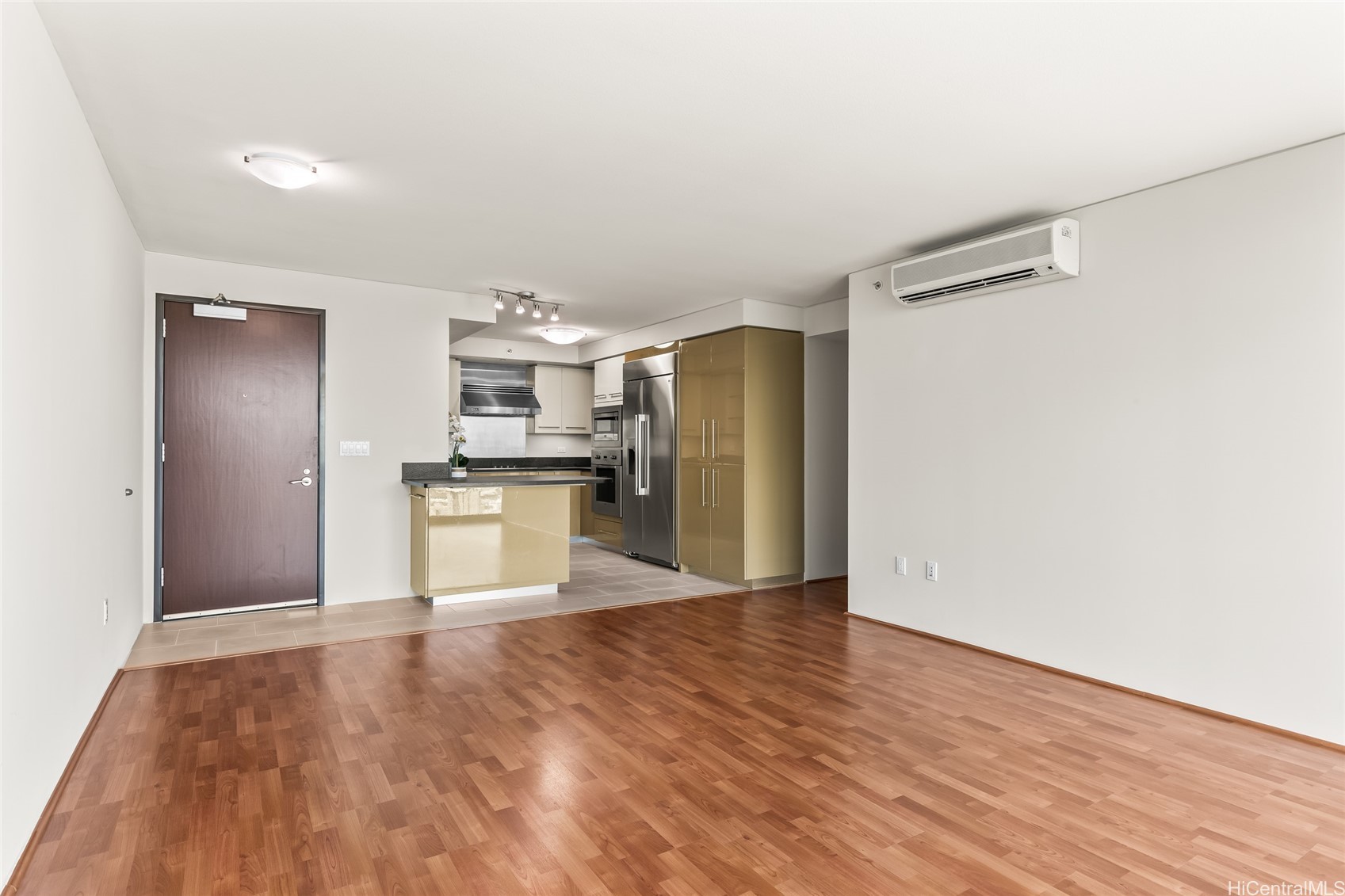1200 Queen Emma Street 3703