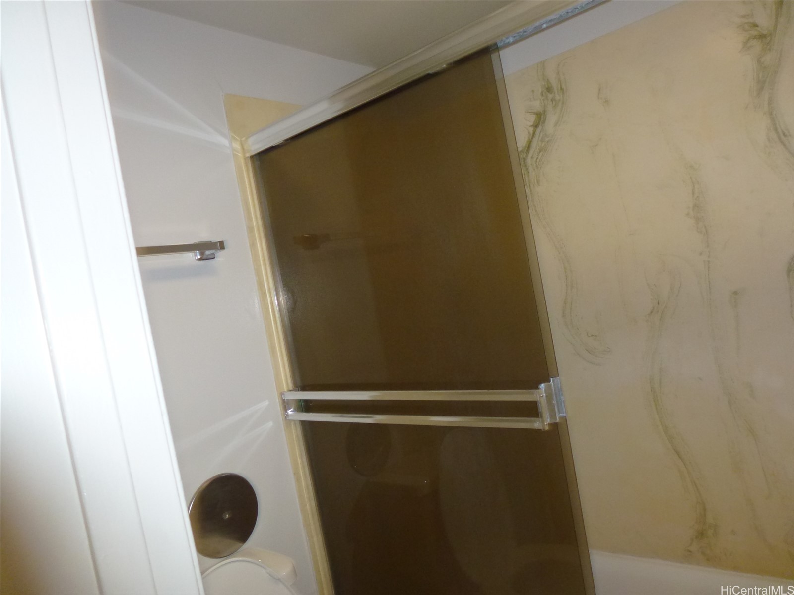 Hale Kulanui Residential Lease