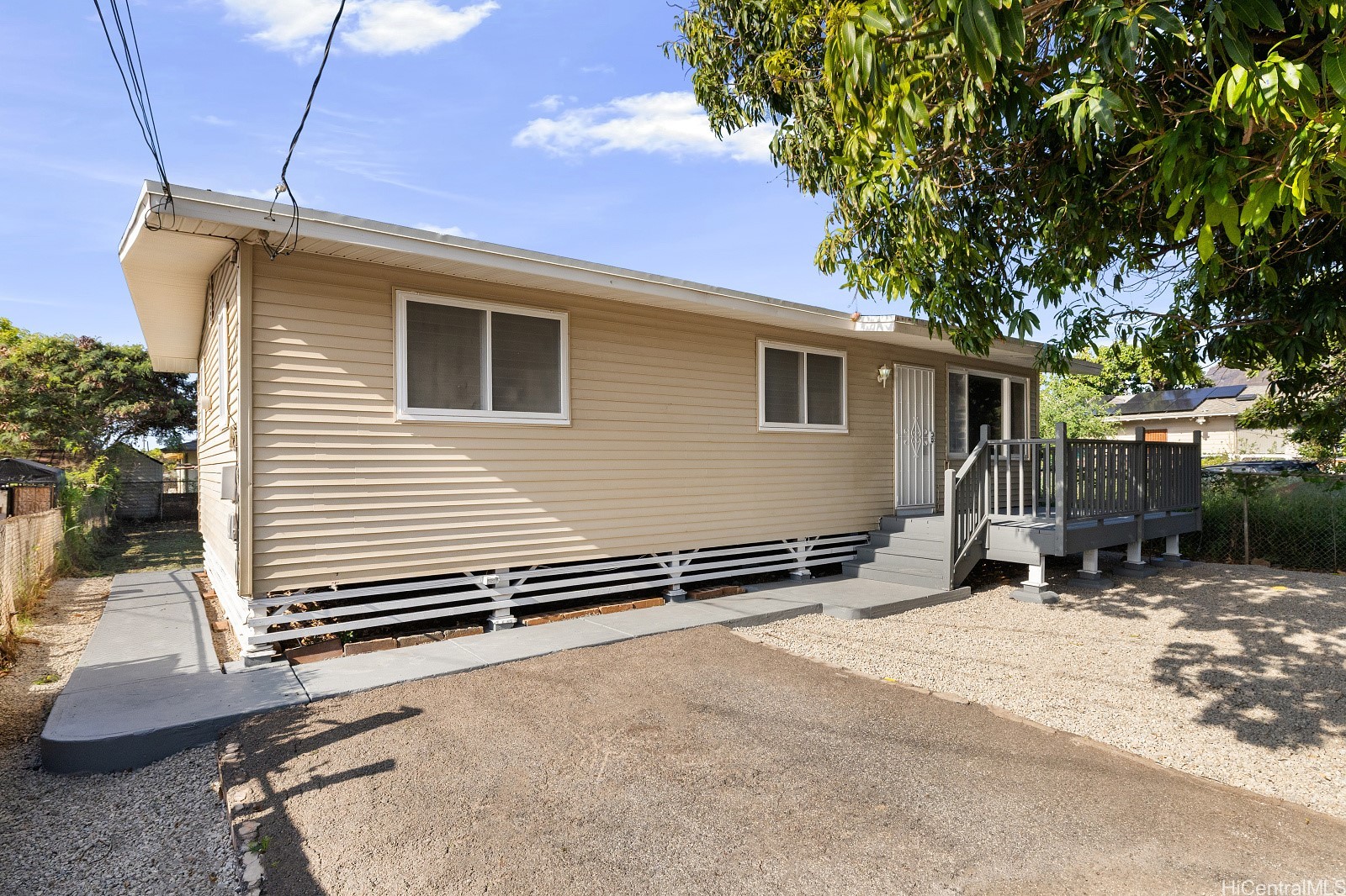 87-1885 Holomalia Street