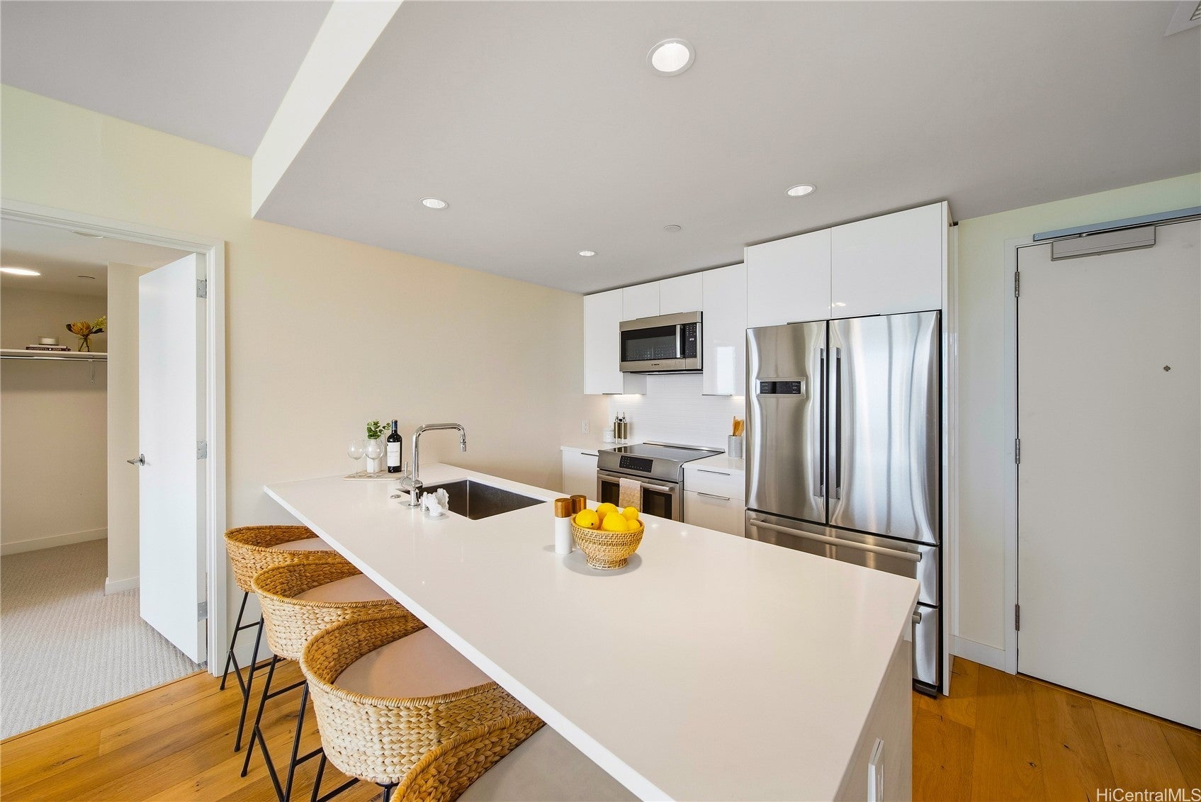 1001 Queen Street 3206
