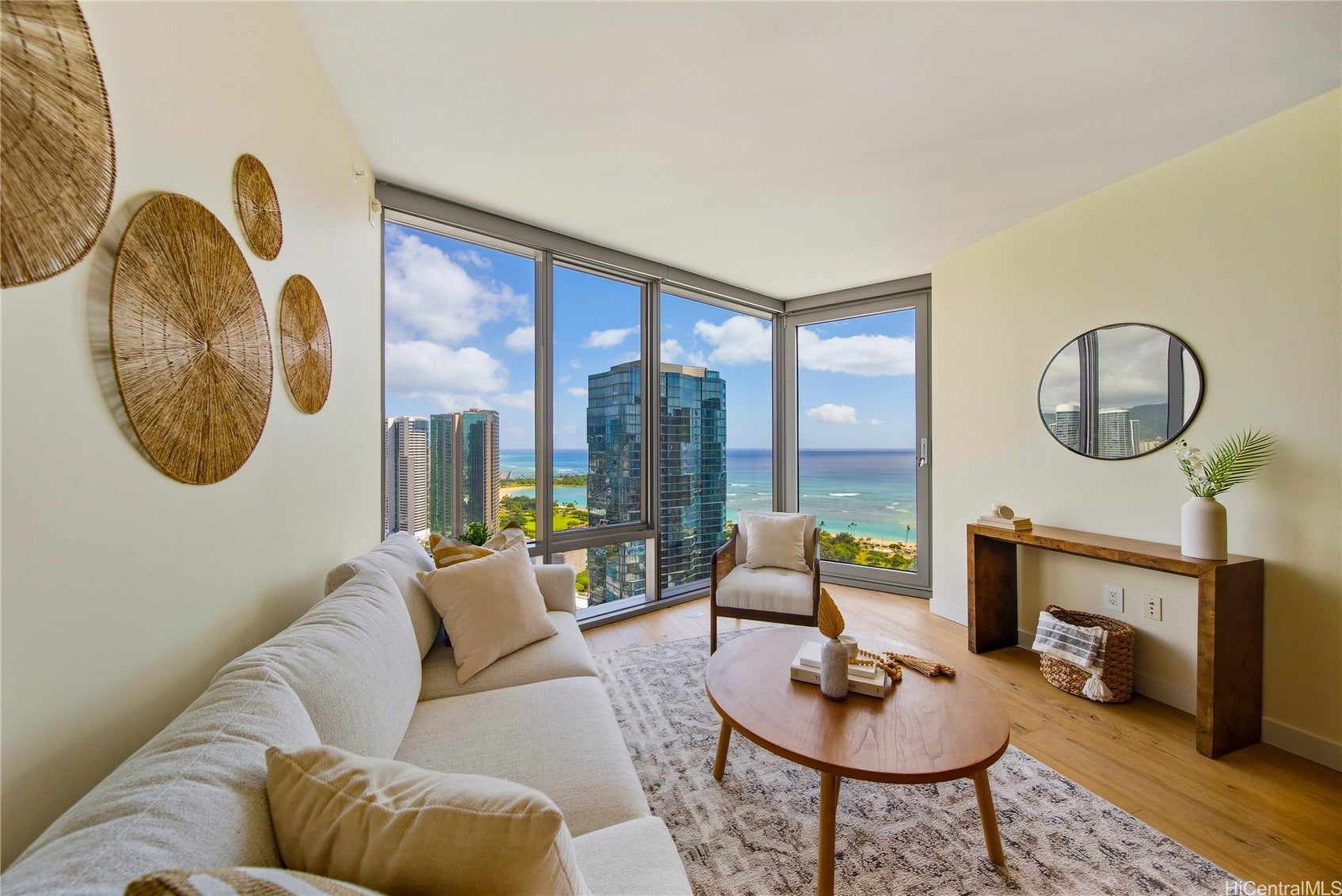 1001 Queen Street 3206