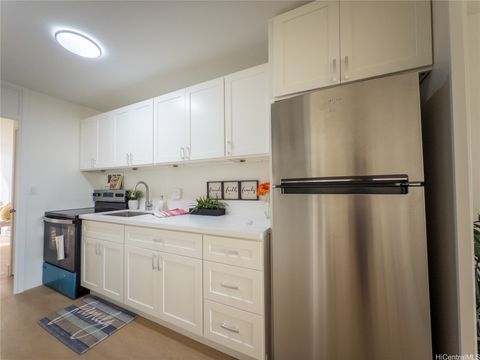 Photo of 425 Ena Road #607C, Honolulu, HI 96815 (MLS # 202528233)