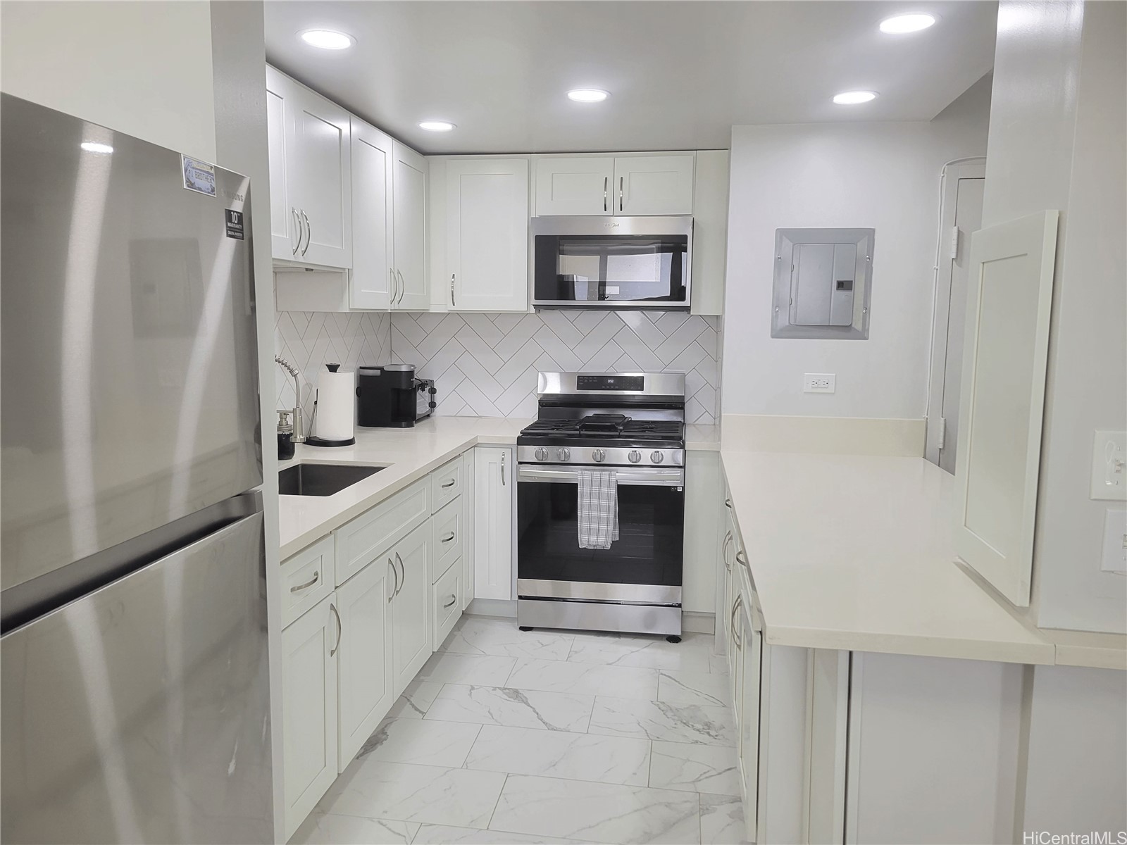 2465 Kuhio Avenue 1102