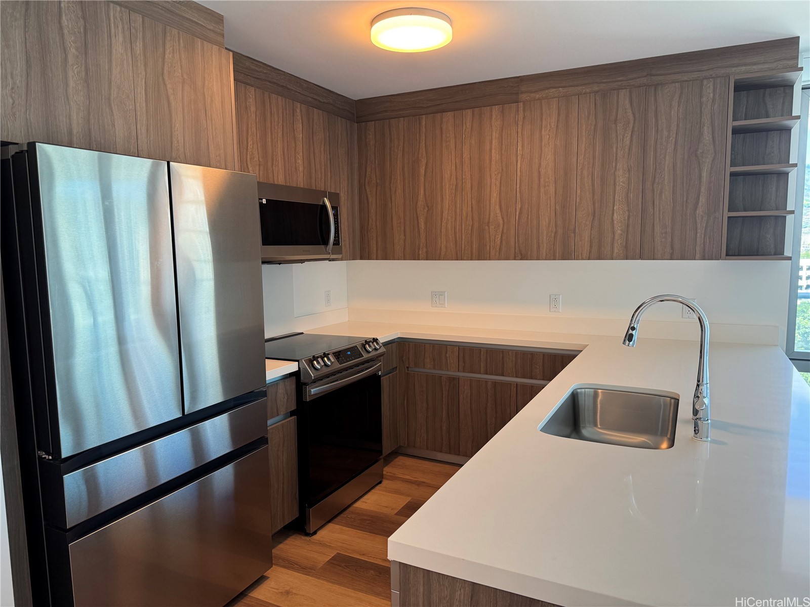 1515 Liona Street 1211