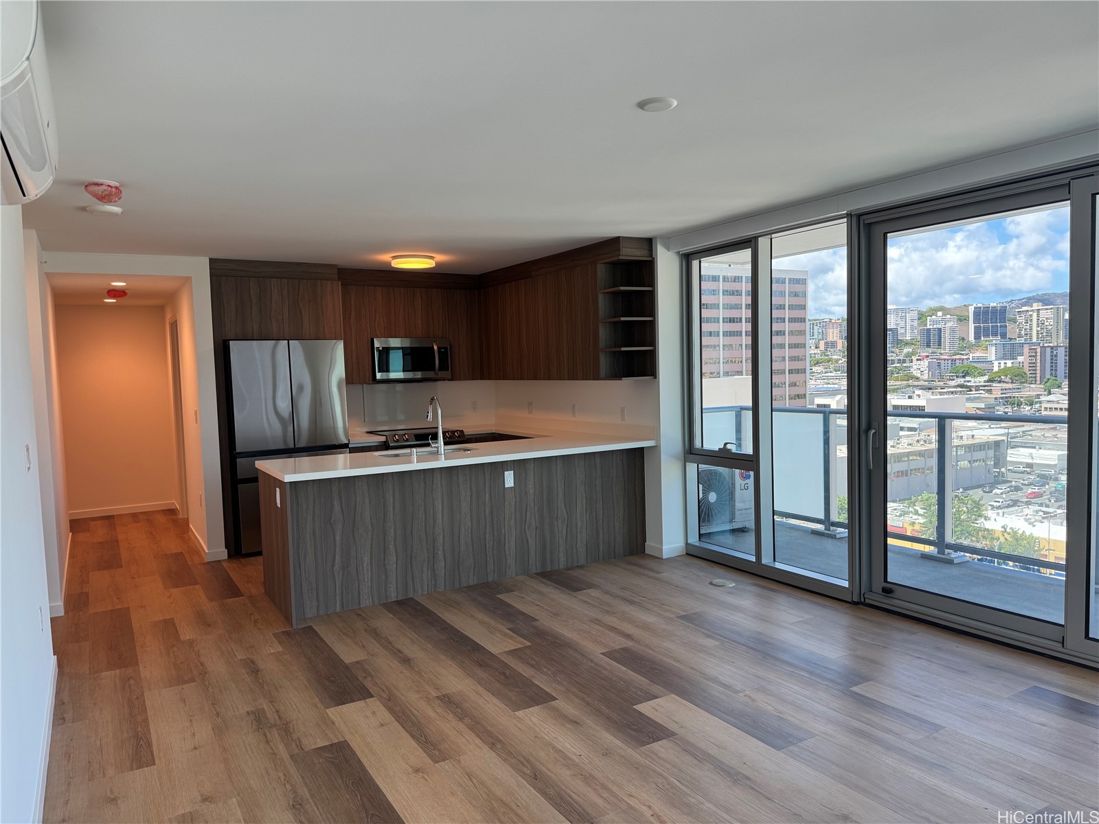 1515 Liona Street 1211