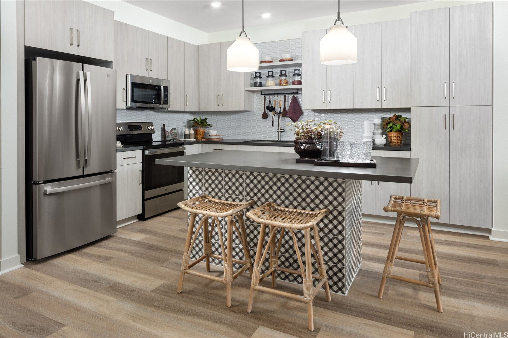 91-1101 Franklin D Roosevelt Avenue 437
