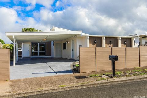 1858 Hoolehua Street Pearl City HI 96782