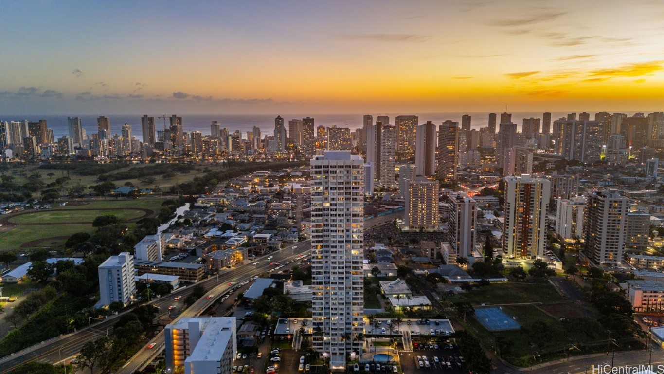 Contessa Condominium