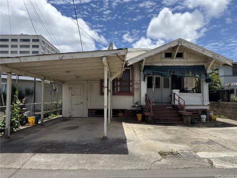 Photo of 1825 Liliha Street #B, Honolulu, HI 96817 (MLS # 202608123)