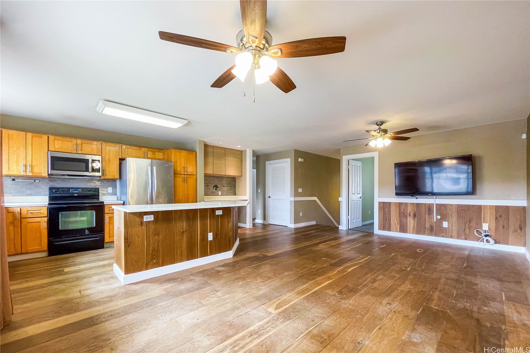 91-1171 Kaiau Avenue 205