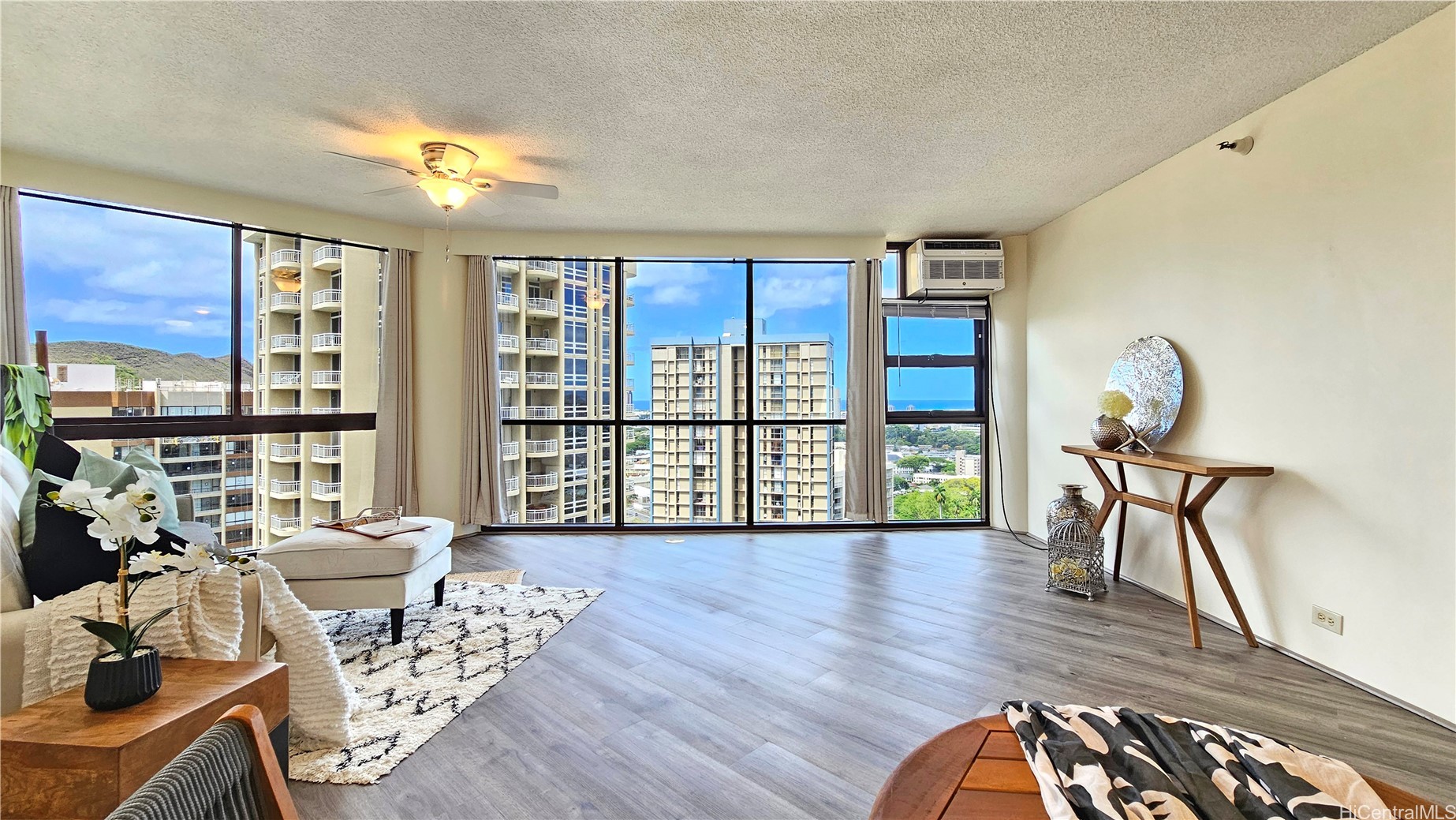2101 Nuuanu Avenue 1702