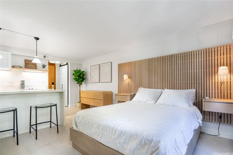 Photo of 2425 Kuhio Avenue #309, Honolulu, HI 96815 (MLS # 202608204)