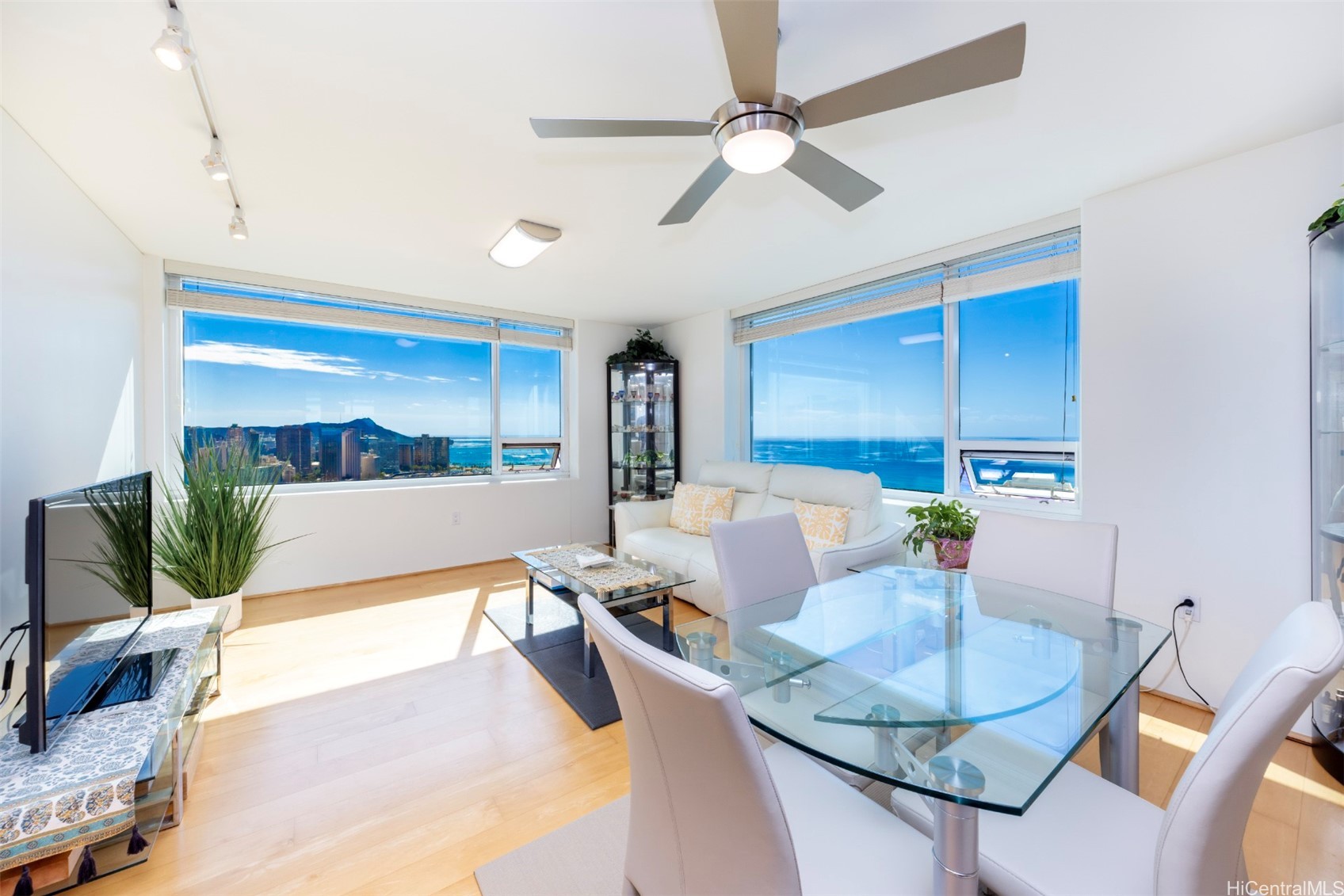 Hawaiki Tower Condominium
