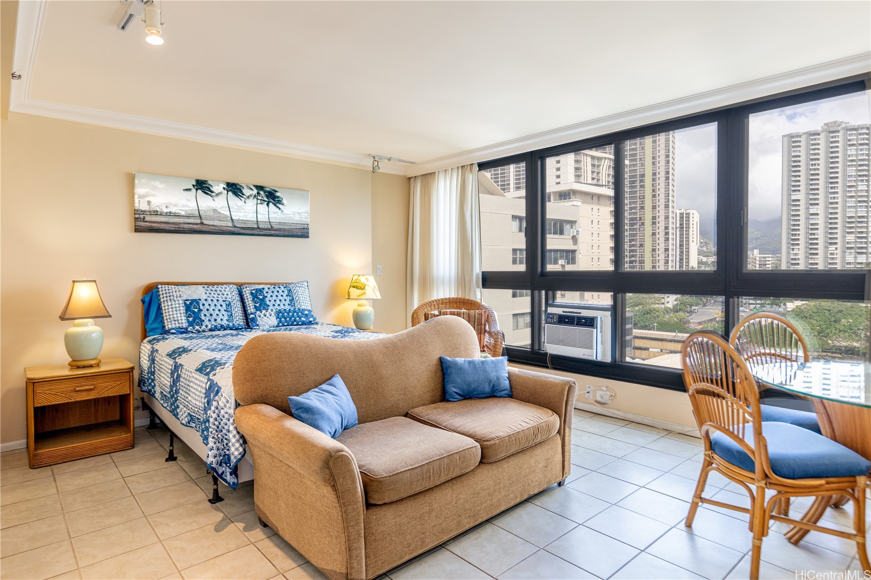 134 Kapahulu Avenue 920