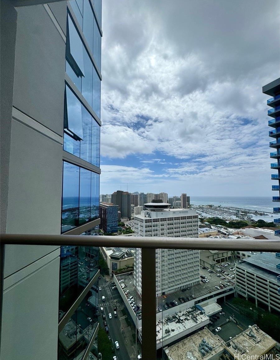Sky Ala Moana West Residential Lease