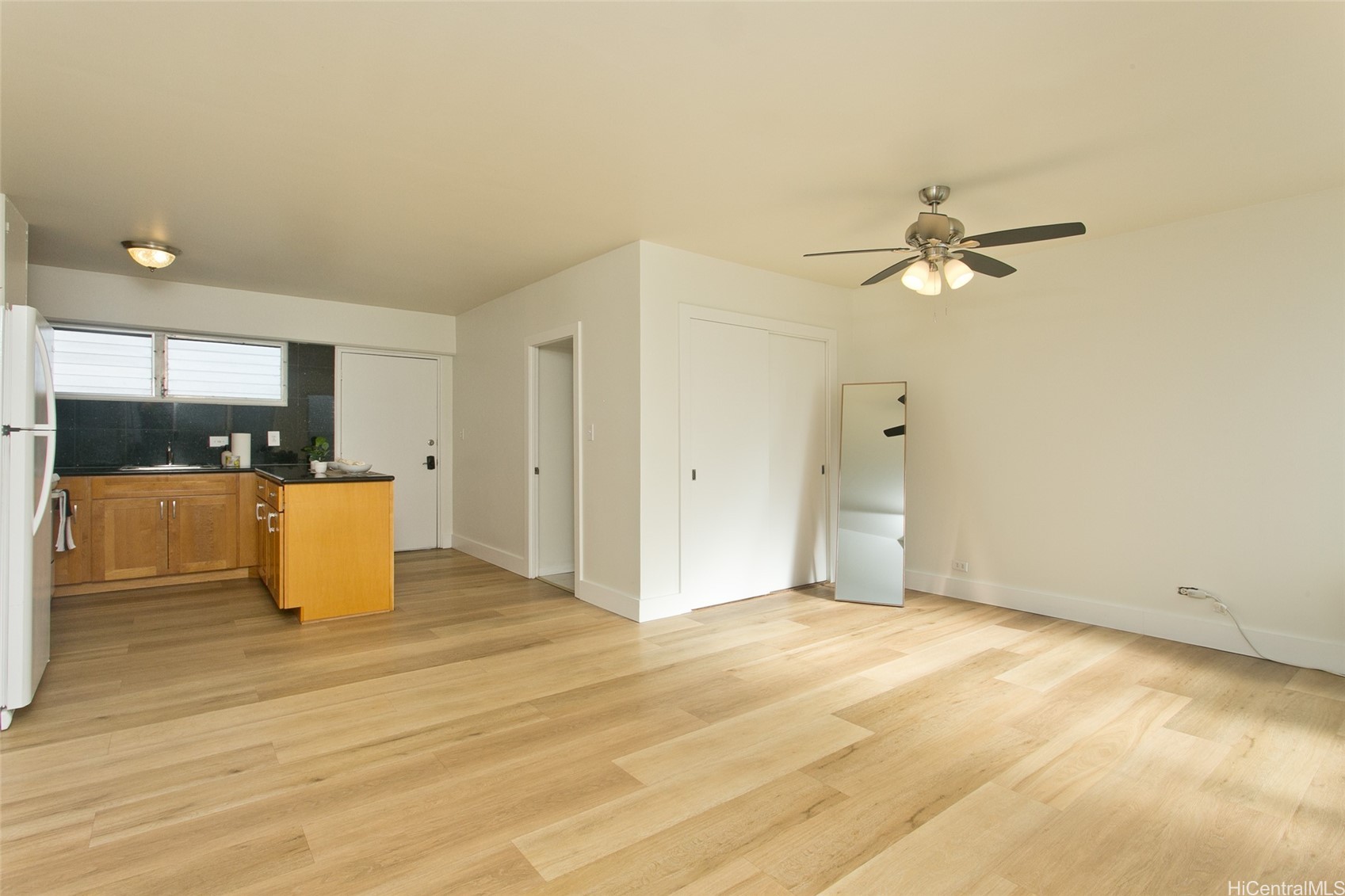 909 University Avenue 211