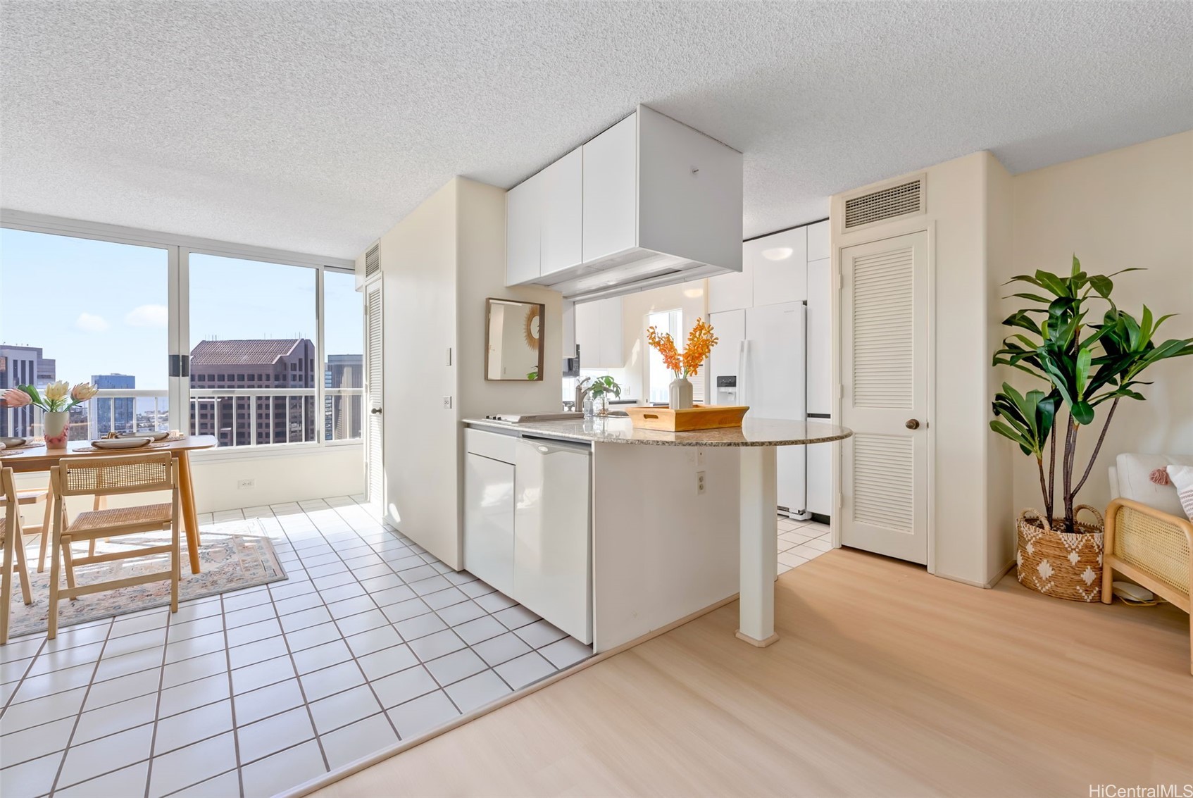 1212 Nuuanu Avenue 3703