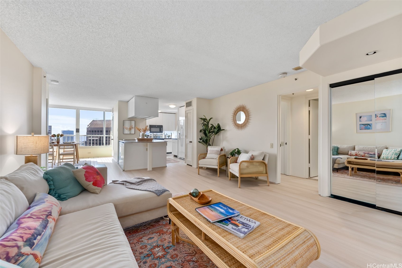 1212 Nuuanu Avenue 3703