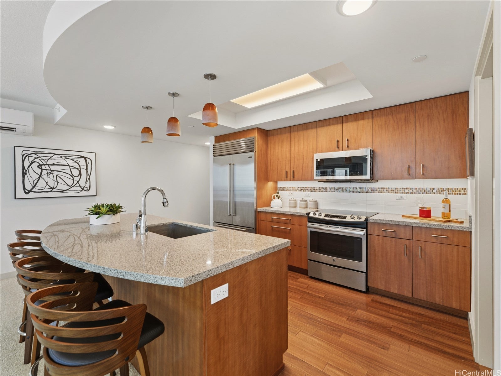 555 South Street 2805