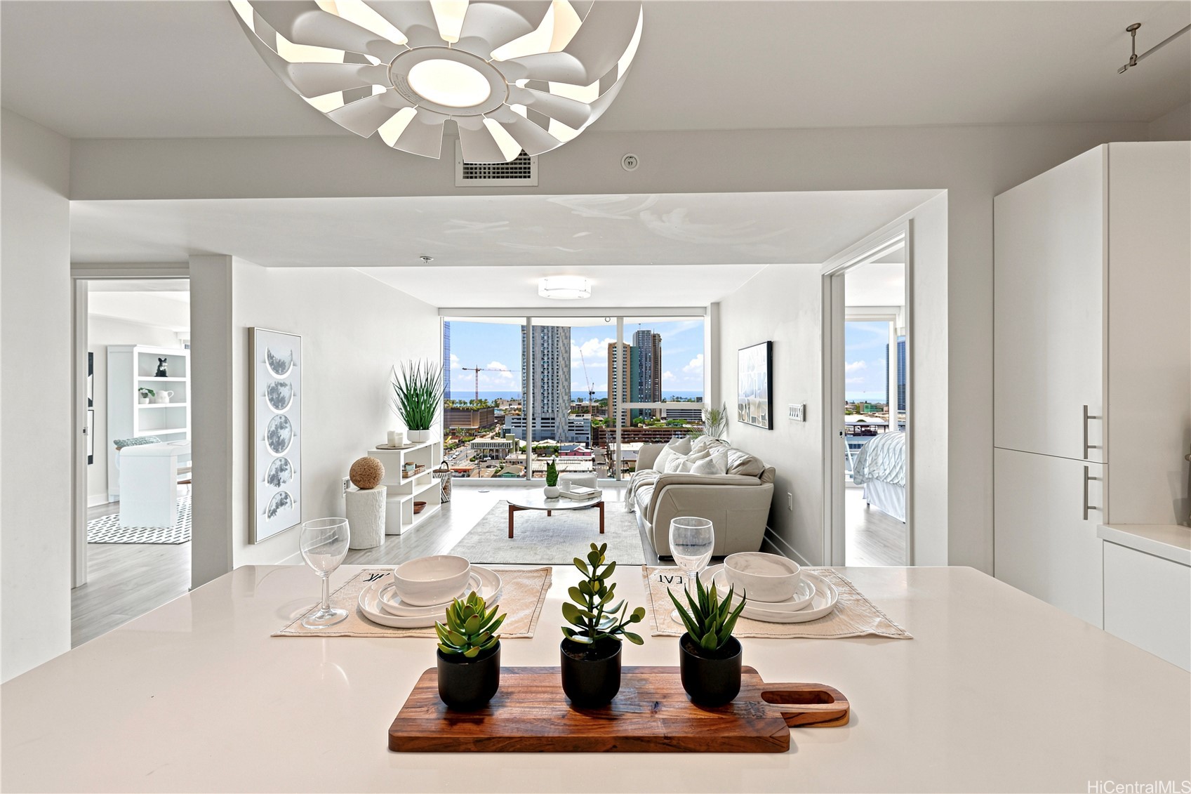 888 Kapiolani Boulevard 1706