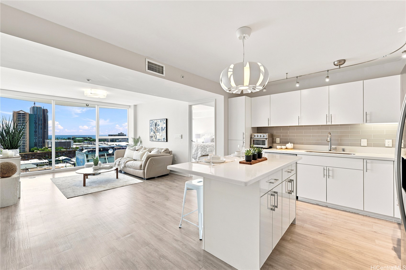 888 Kapiolani Boulevard 1706