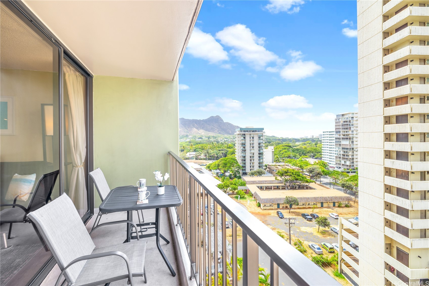 229 Paoakalani Avenue 1206 (NUC)