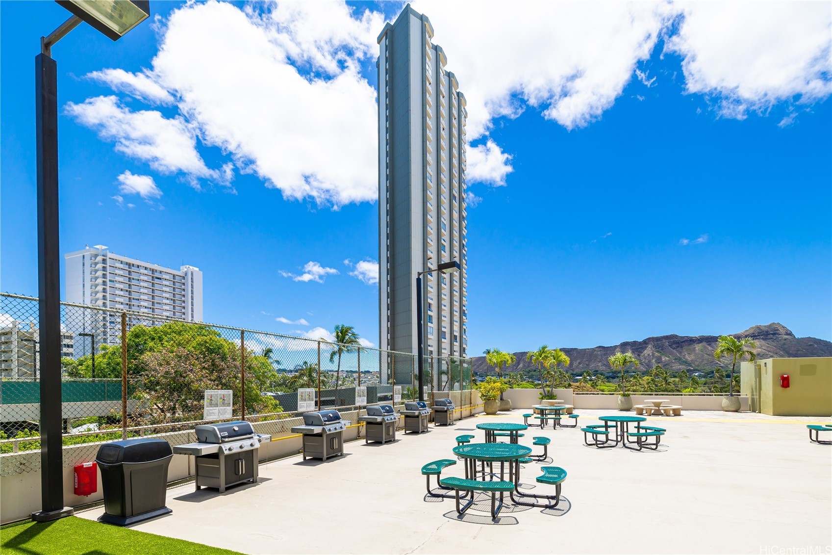 Waikiki Sunset Condominium