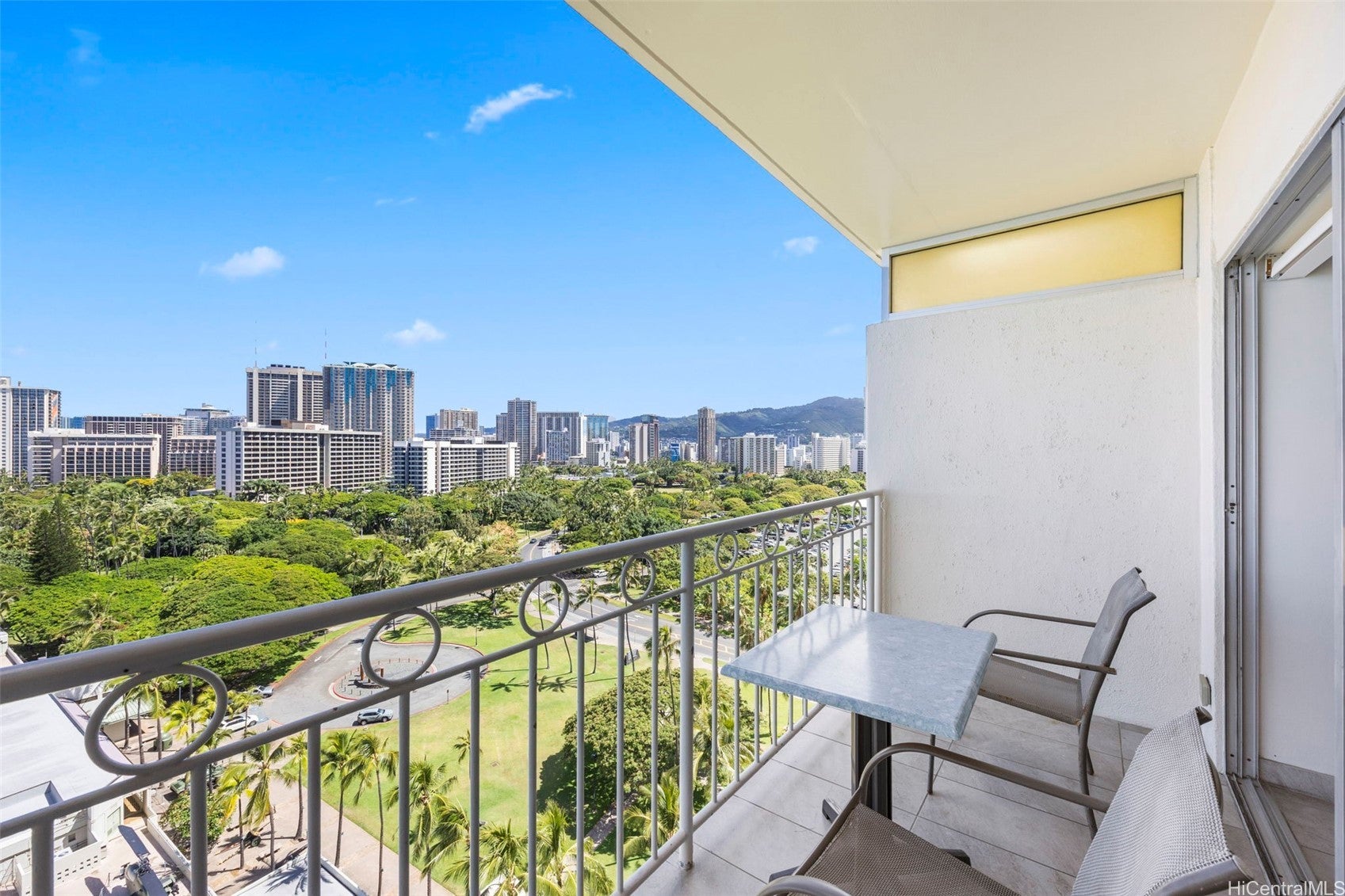 2161 Kalia Road 1415