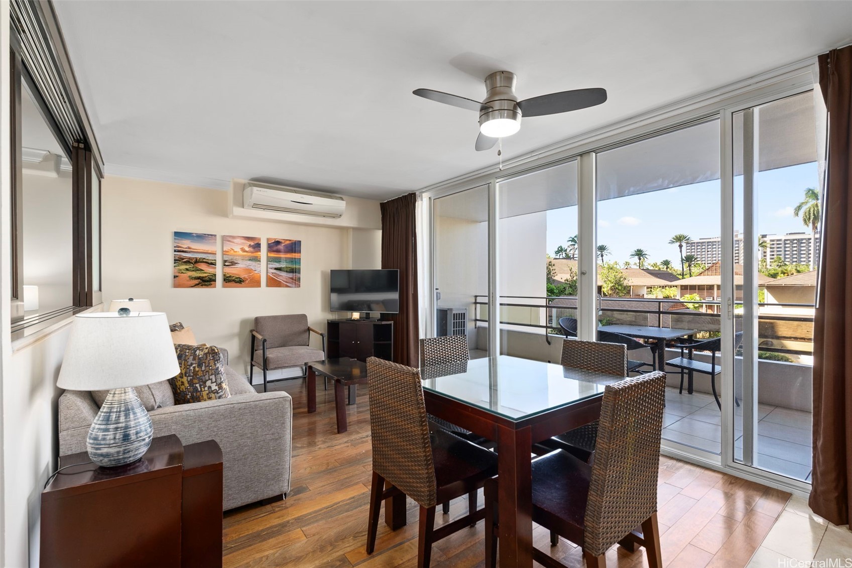 255 Beach Walk 23